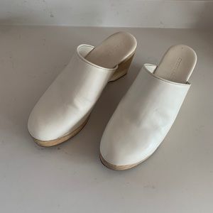 Everlane - 3” Wedge Clogs